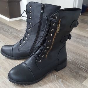 Black Midcalf Boots